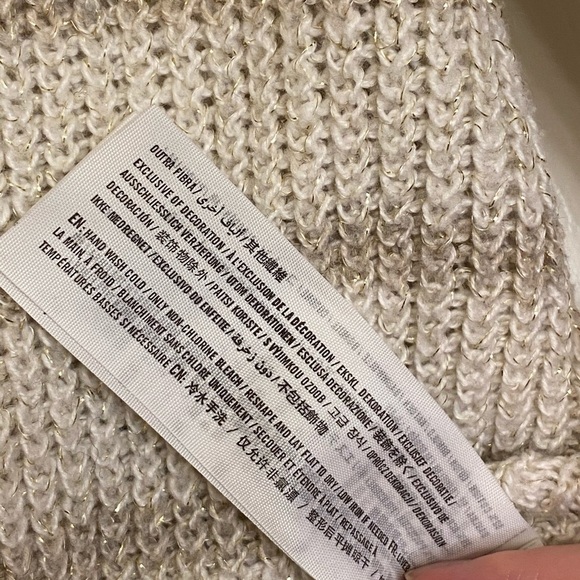 Hollister Sweater - Picture 5 of 6